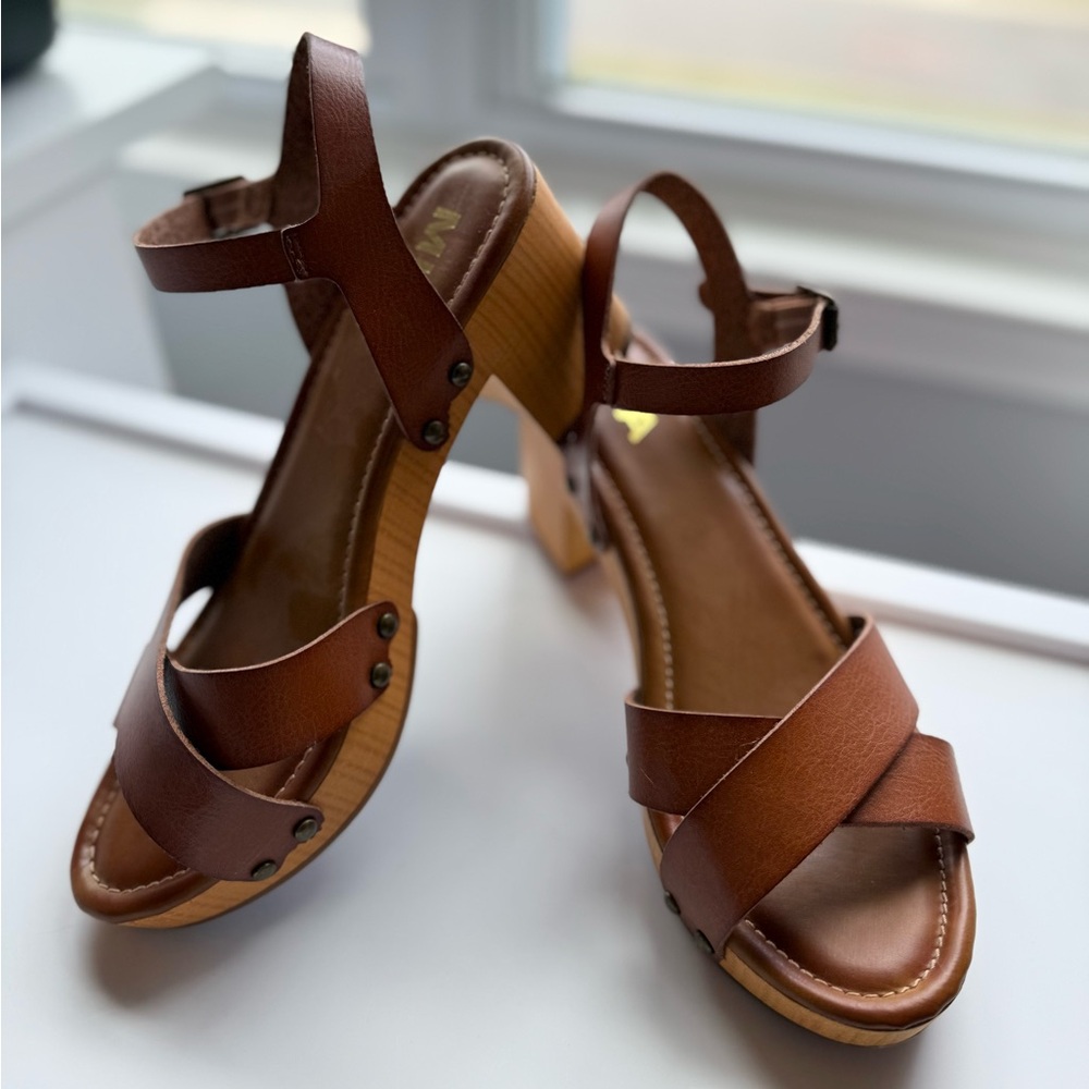 MIA Strappy Block Heels - Size 8 - Picture 2 of 5